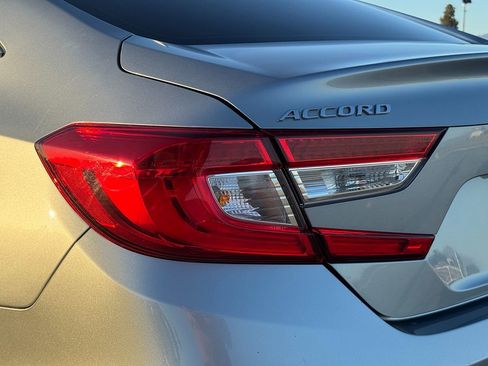 Used 2019 Honda Accord EX image 18