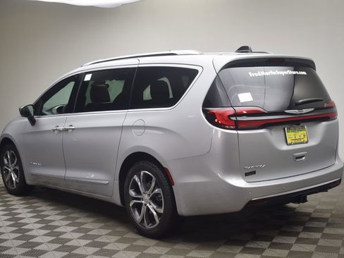 New 2026 Chrysler Pacifica Pinnacle w/ Trailer Tow Group image 13