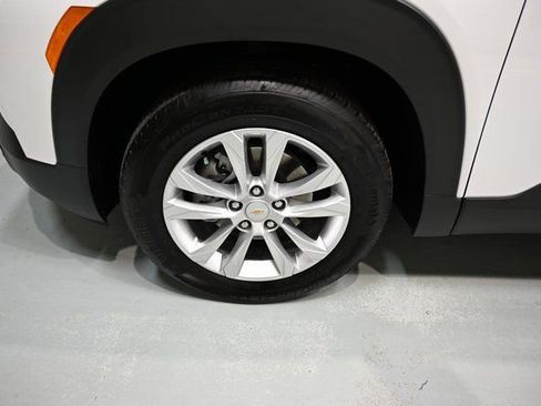 Used 2023 Chevrolet TrailBlazer LS image 30