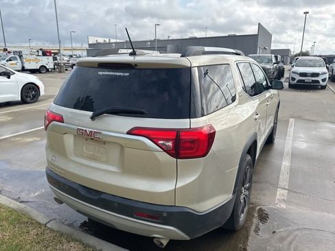 Used 2017 GMC Acadia SLT image 5