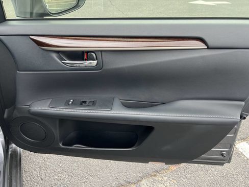 Used 2013 Lexus ES 350 w/ Premium Pkg FWD image 31