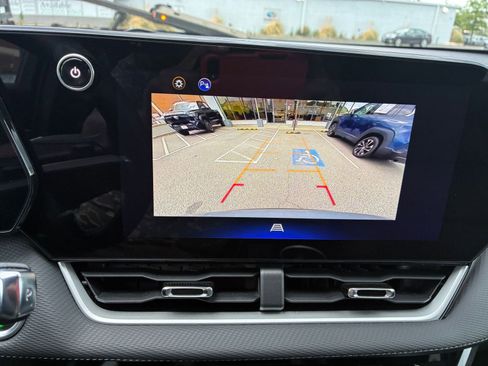 Used 2025 Chevrolet Equinox LT FWD image 20