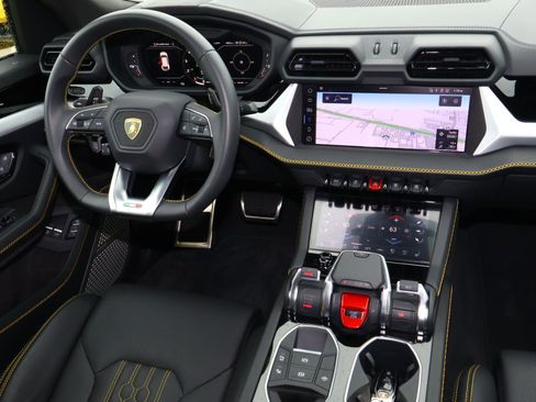 Used 2025 Lamborghini Urus SE AWD/4WD image 10