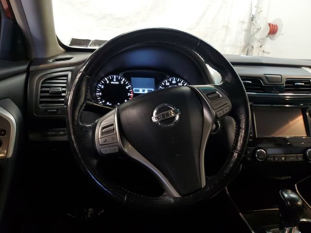 Used 2013 Nissan Altima 2.5 SL w/ Technology Pkg FWD image 16