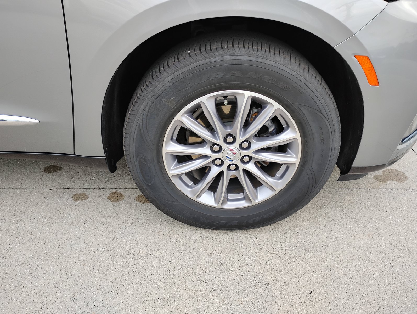 Used 2023 Buick Enclave Essence AWD/4WD image 34