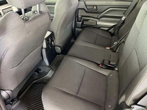 New 2026 Toyota 4Runner SR5 AWD/4WD image 17