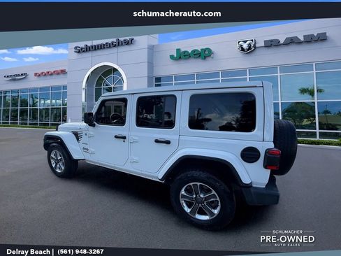 Used 2019 Jeep Wrangler Unlimited Sahara AWD/4WD image 5