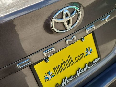 Used 2018 Toyota Camry LE w/ Convenience Package image 28