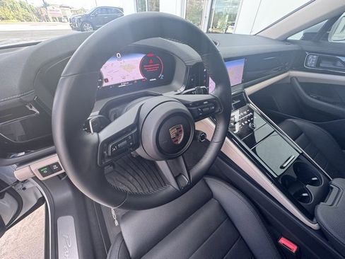 Used 2024 Porsche Panamera 4 image 8