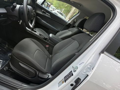 Used 2025 Kia Sportage LX FWD image 23