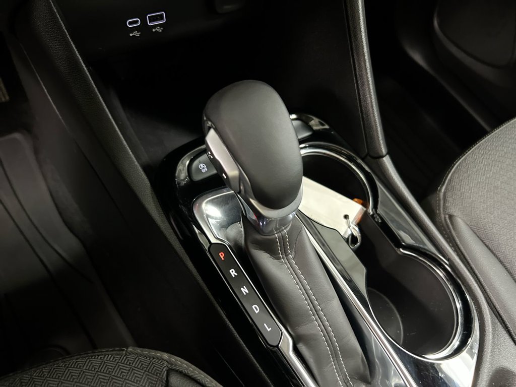 Used 2024 Buick Encore GX Preferred AWD/4WD image 17