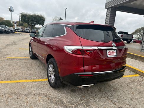 Used 2024 Buick Enclave Premium image 7