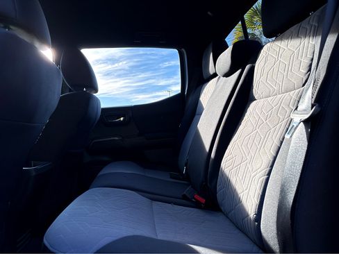 Used 2023 Toyota Tacoma TRD Off-Road image 18