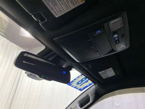 Used 2018 Toyota Tacoma TRD Sport image 21