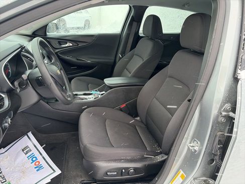 Used 2025 Chevrolet Malibu LT image 11