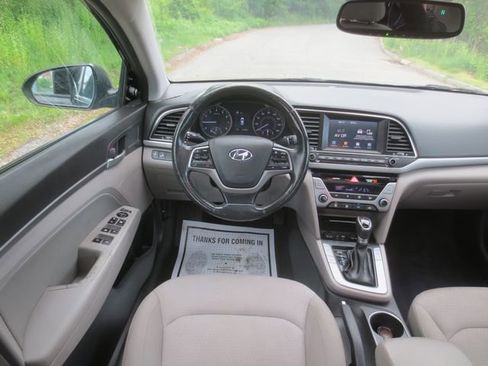 Used 2018 Hyundai Elantra Value Edition FWD image 9