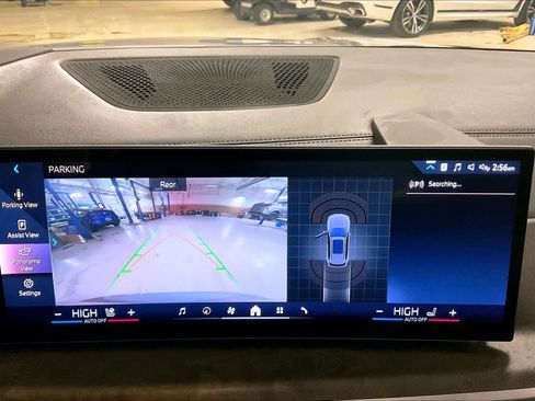 Used 2025 BMW X5 xDrive40i w/ M Sport Package image 28