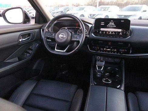 Used 2023 Nissan Rogue SL w/ SL Premium Package image 24