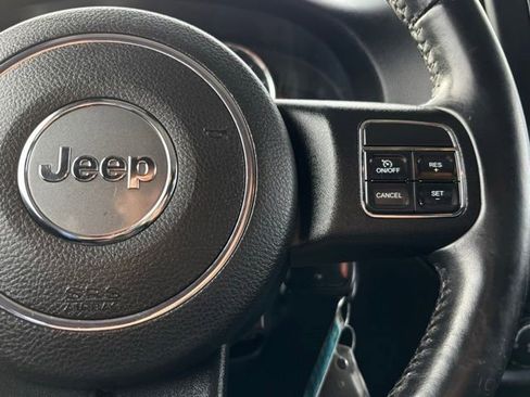 Used 2015 Jeep Wrangler Unlimited Sahara w/ Connectivity Group image 33