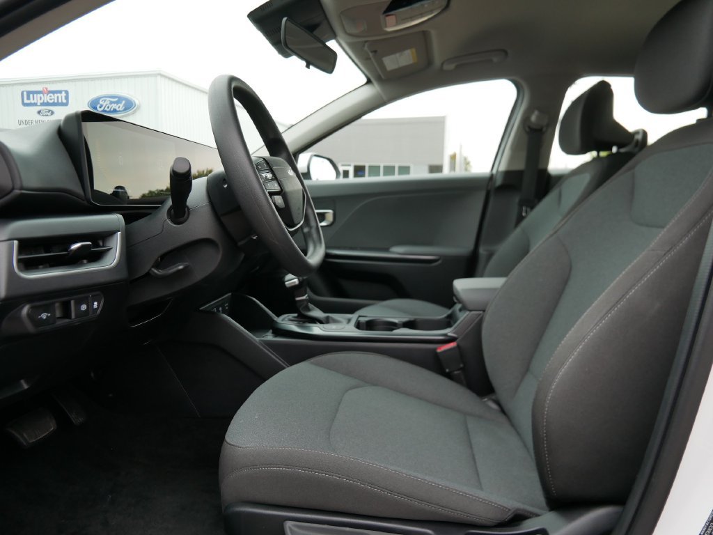 Used 2025 Kia K4 FWD image 9