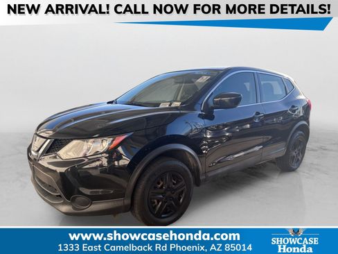 Used 2019 Nissan Rogue Sport S FWD image 1
