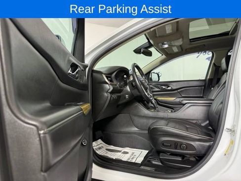 Used 2018 GMC Acadia Denali w/ Technology Package AWD/4WD image 11