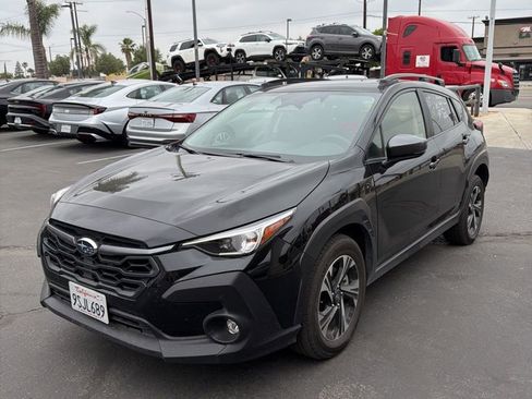 Used 2025 Subaru Crosstrek 2.0i Premium image 1