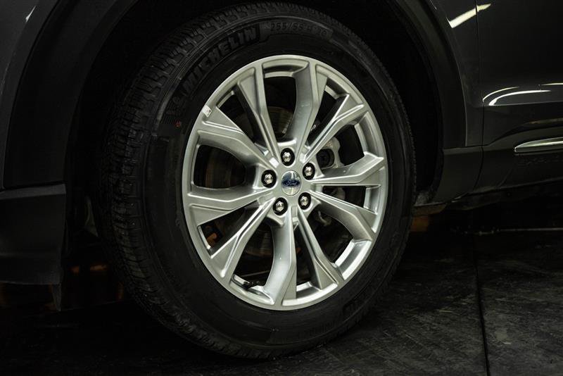 Used 2024 Ford Explorer Limited AWD/4WD image 3
