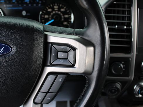 Used 2017 Ford F150 Platinum w/ Equipment Group 701A Luxury image 16