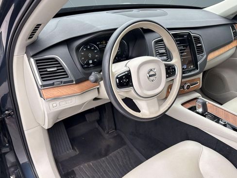 Certified 2022 Volvo XC90 T8 Inscription Expression image 4