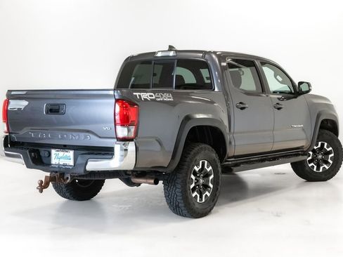 Used 2016 Toyota Tacoma TRD Off-Road w/ Towing Package AWD/4WD image 27
