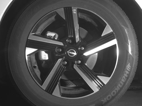 Used 2025 Nissan Sentra SV image 12