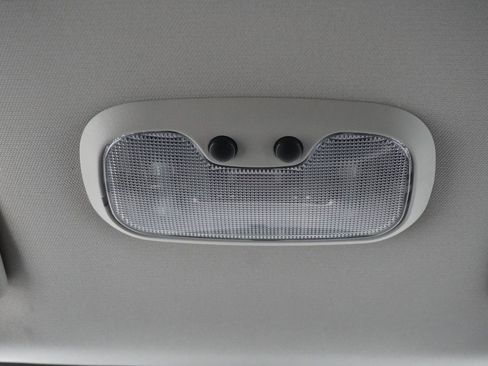 Used 2017 Dodge Journey SE image 18