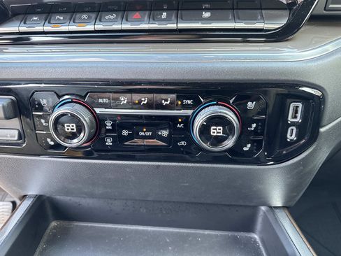 Used 2022 Chevrolet Silverado 1500 High Country w/ High Country Premium Package image 29