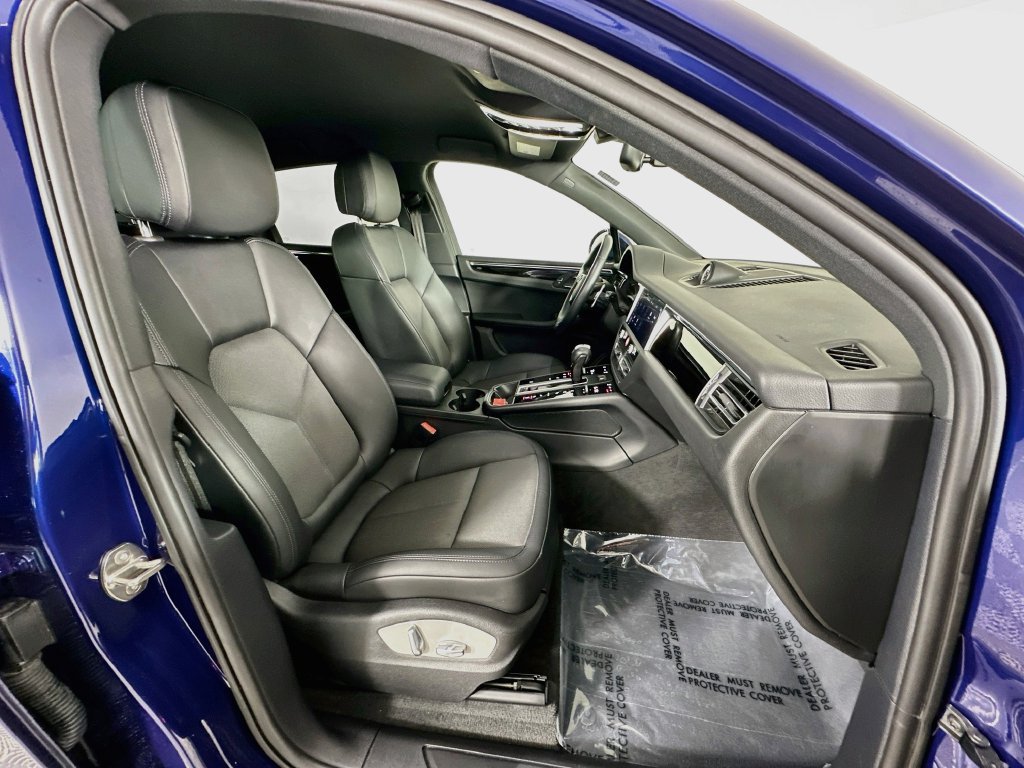 Used 2023 Porsche Macan AWD/4WD image 27