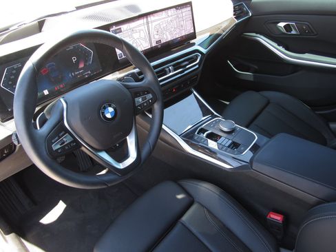 Used 2024 BMW 330i Sedan w/ Premium Package RWD image 15
