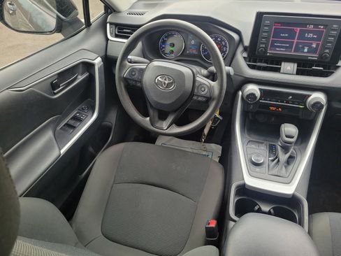 Used 2021 Toyota RAV4 LE AWD/4WD image 12