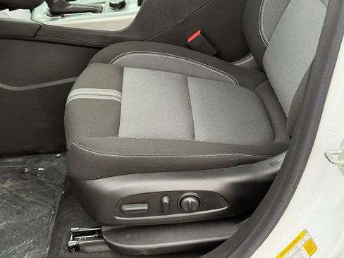 Used 2025 Chevrolet Blazer LT image 18