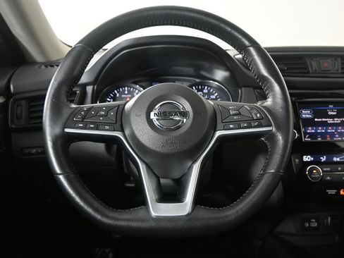 Used 2018 Nissan Rogue SV w/ Sun & Sound Touring Package AWD/4WD image 33