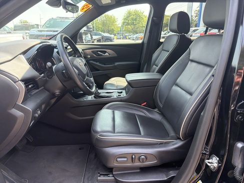 Used 2023 Chevrolet Traverse Premier AWD/4WD image 16