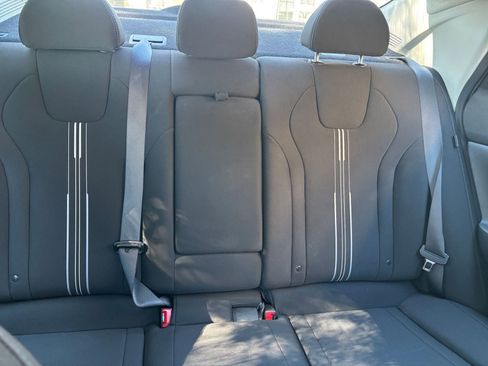 Used 2025 Hyundai Elantra SEL image 32