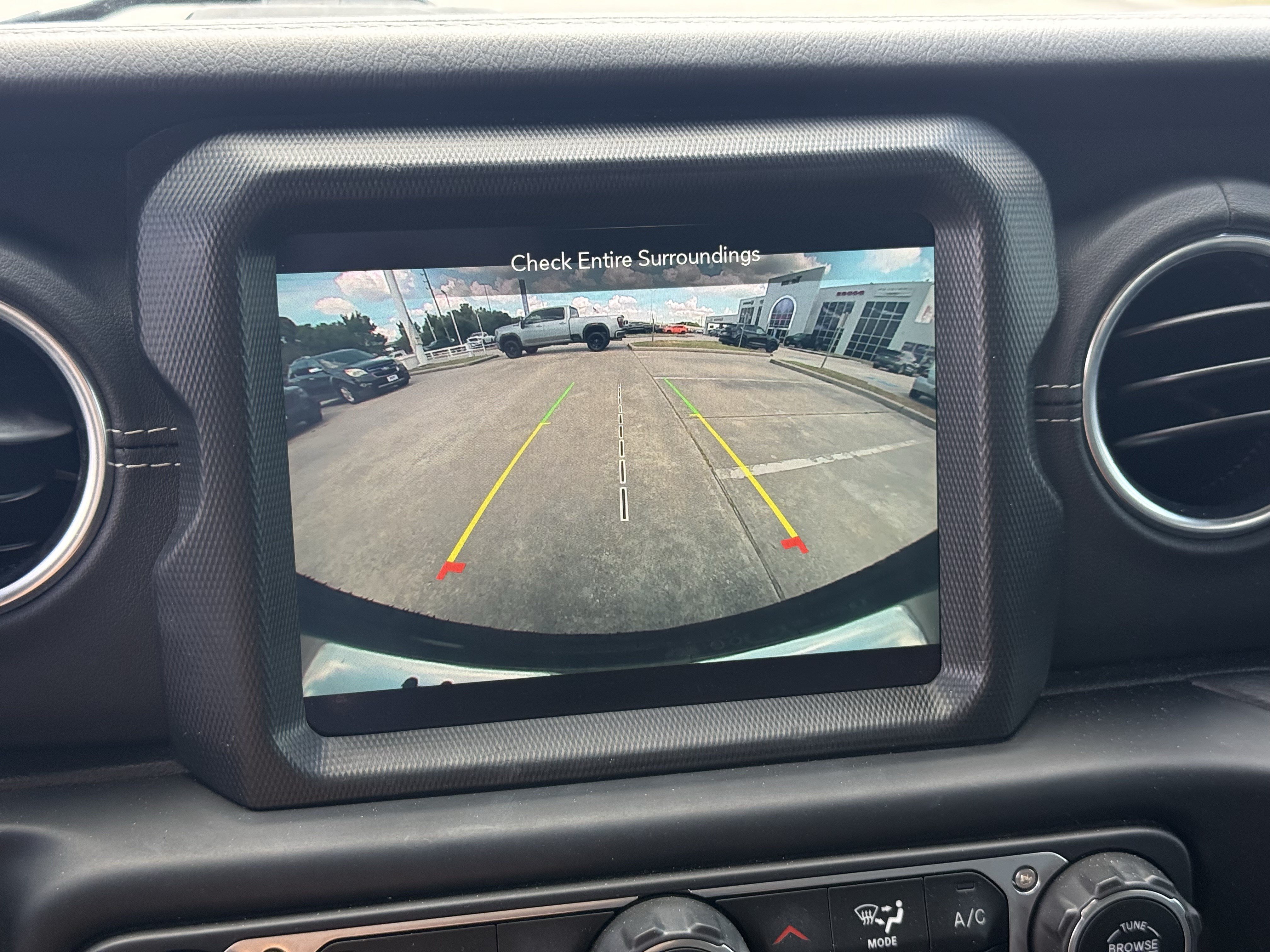 Used 2021 Jeep Wrangler Unlimited Sahara AWD/4WD image 21
