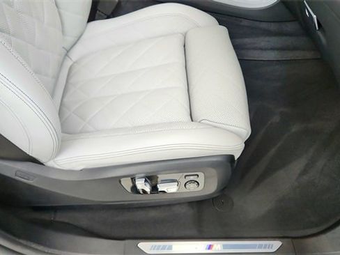 Used 2026 BMW X7 xDrive40i image 23