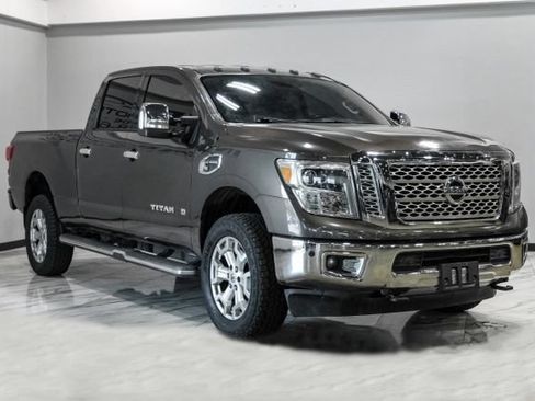Used 2016 Nissan Titan SL AWD/4WD image 8