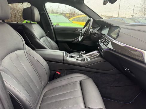 Used 2022 BMW X6 M50i w/ Executive Package image 28