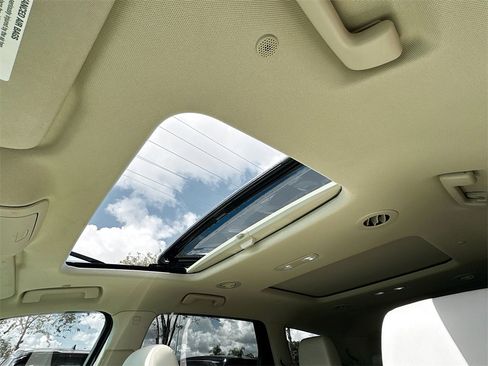 Used 2023 Buick Enclave Essence w/ Experience Buick Package image 22