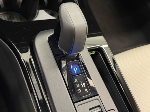 Used 2024 Toyota Prius XLE AWD/4WD image 16