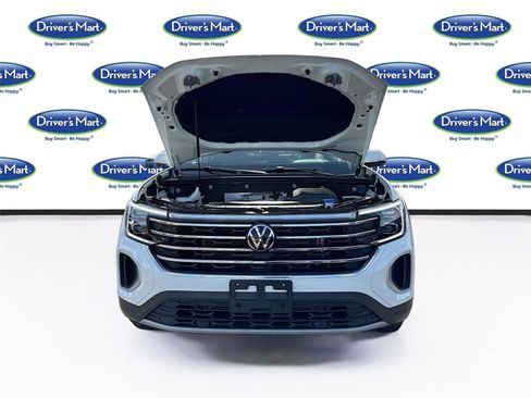 Used 2025 Volkswagen Atlas SE image 34