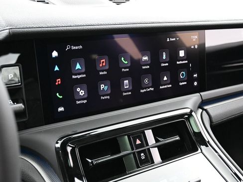 Certified 2025 Porsche Panamera 4 AWD/4WD image 21