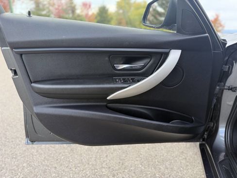 Used 2016 BMW 320i Sedan image 10